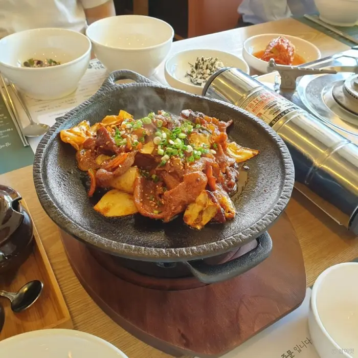 쌈이맛 · 음식점