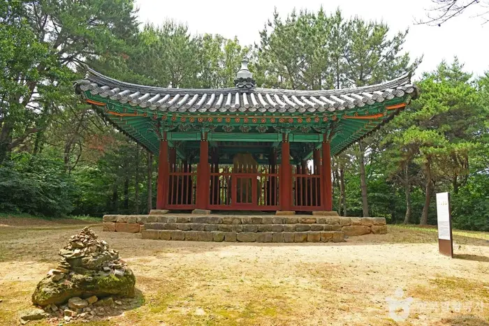 예산 화전리 석조사면불상 · 관광지