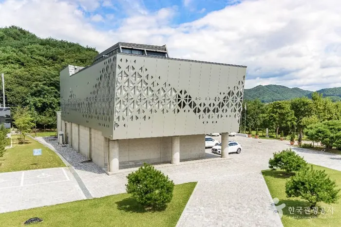 양구인문학박물관 · 문화시설