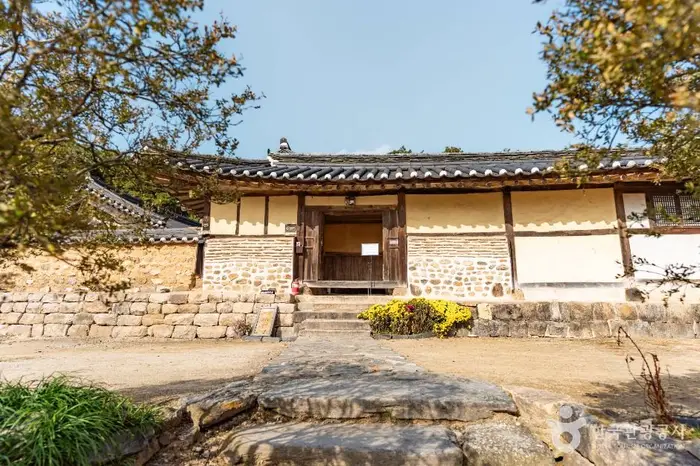 논산명재고택 · 관광지