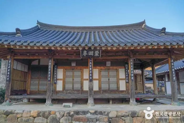 함안 고려동 유적지 · 관광지