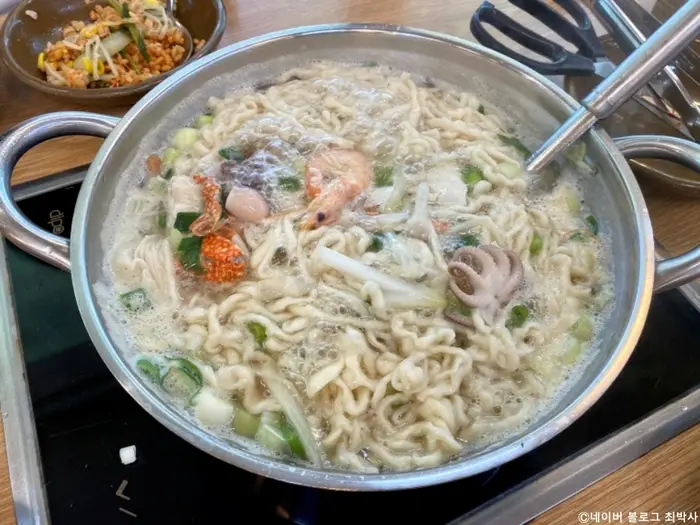 유성손칼국수 · 음식점