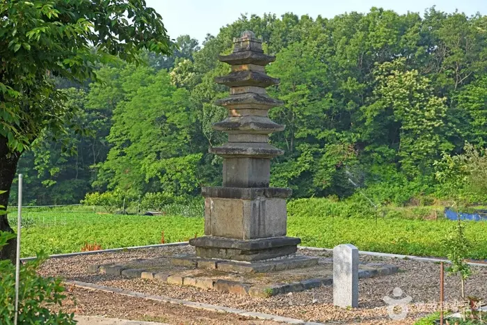 부여 세탑리오층석탑 · 관광지