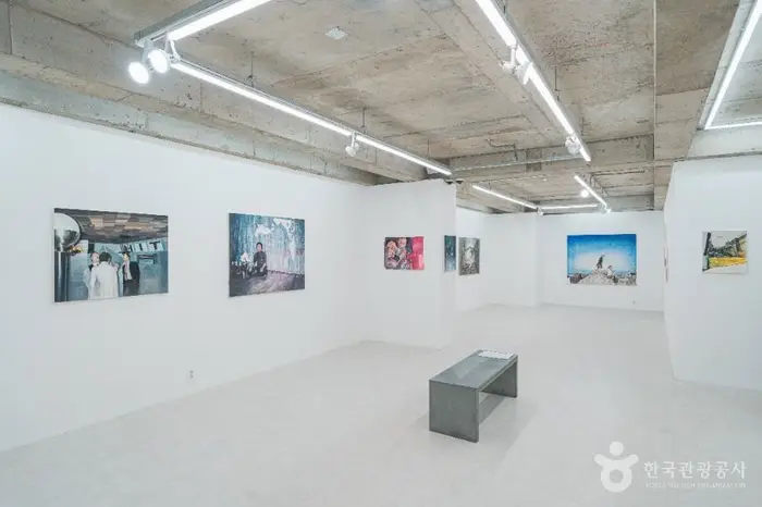 유엠갤러리 · 문화시설