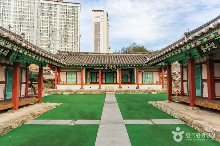 연일향교 · 관광지