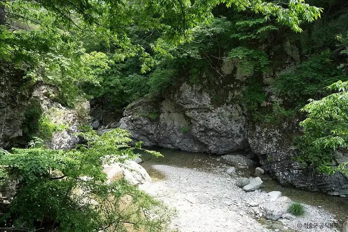 노루용추 계곡 (청송 국가지질공원) · 관광지