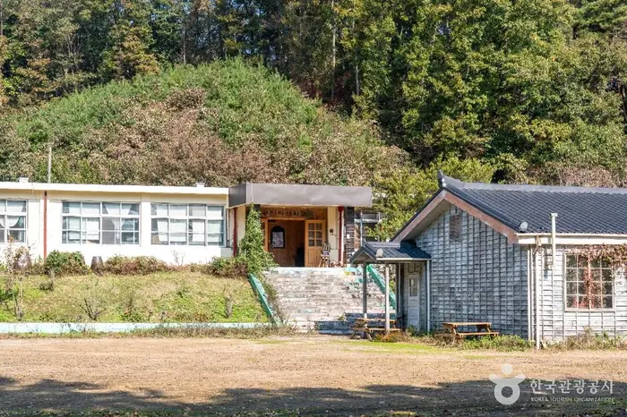 공전자연학교 · 문화시설