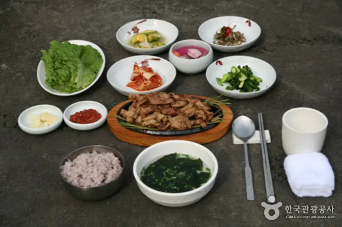 돌하르방식당 · 음식점