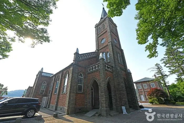 공주 중동성당 · 관광지