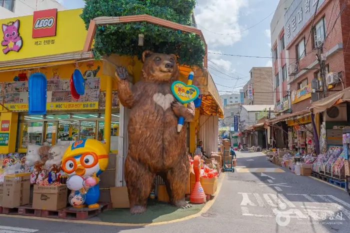 동대문 문구완구거리 (창신동 문구완구시장) · 관광지