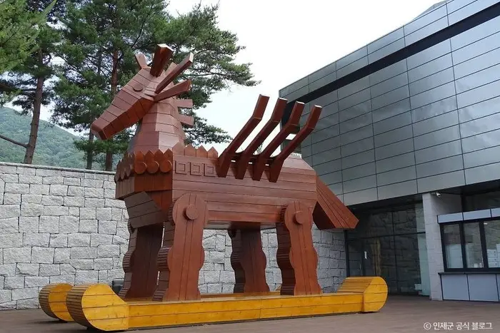 목공예 갤러리 · 문화시설