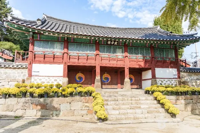 춘천향교 · 관광지
