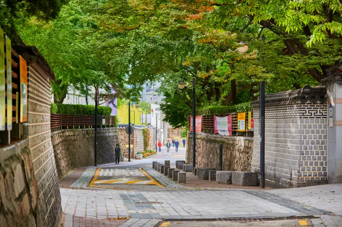 북촌한옥마을 감고당길 · 관광지