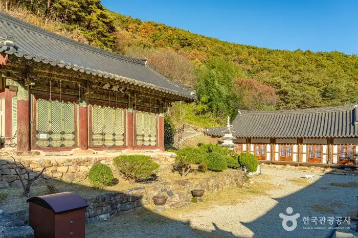 장육사 · 관광지