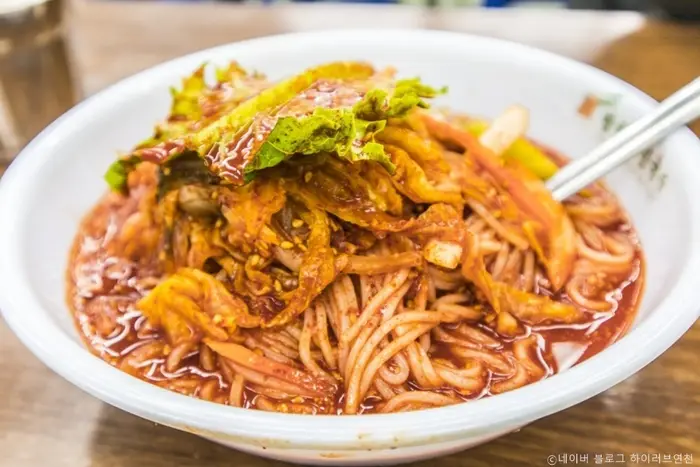 망향비빔국수 본점 · 음식점
