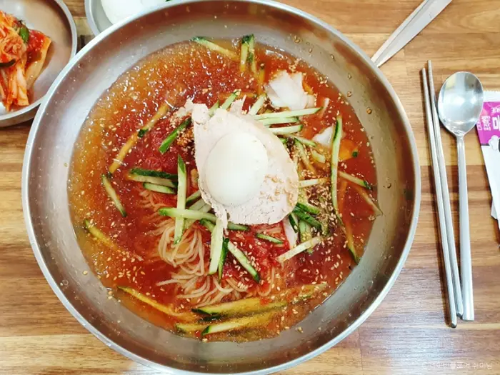 청라가야밀면국밥 · 음식점