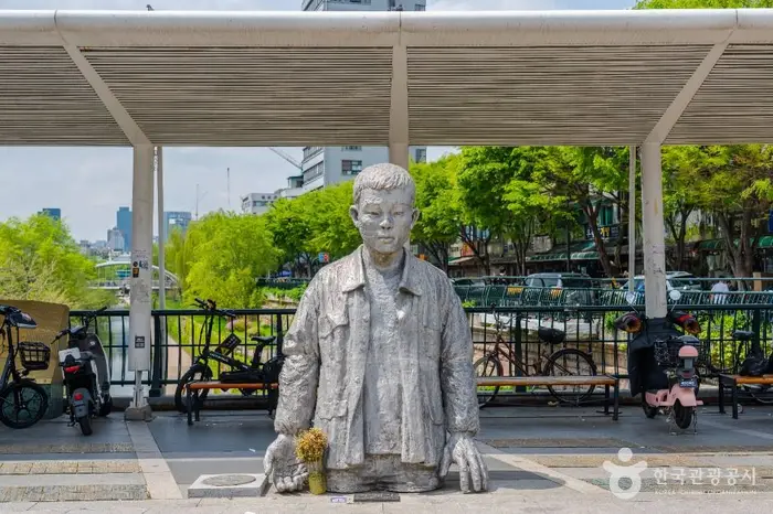 전태일동상 · 관광지