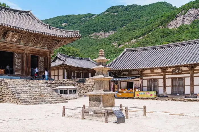 내소사삼층석탑 · 관광지