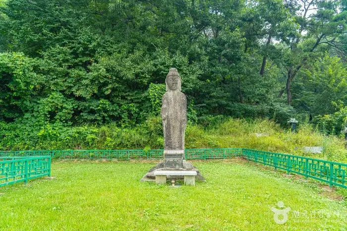 안성죽산리석불입상 · 관광지