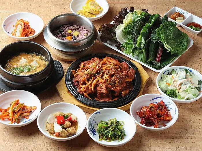 황금정원 · 음식점