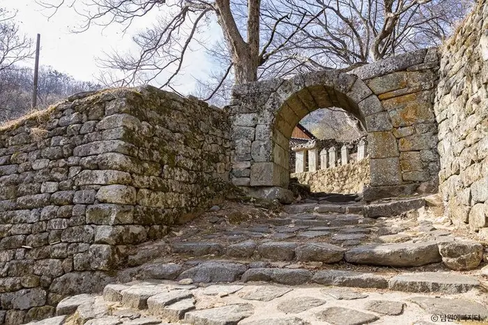 남원 교룡산성 · 관광지