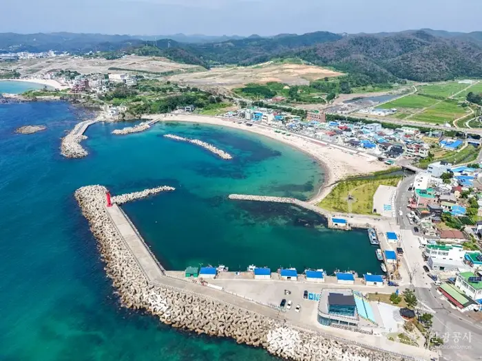 삼정해수욕장 · 관광지