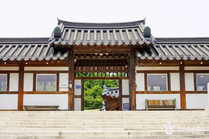세라비한옥카페 · 음식점