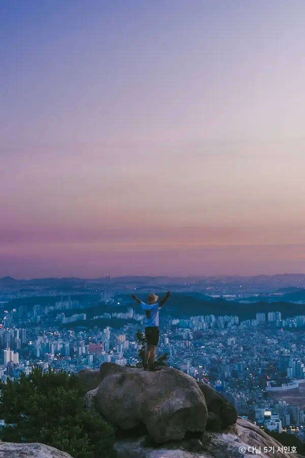 북한산 족두리봉 · 관광지