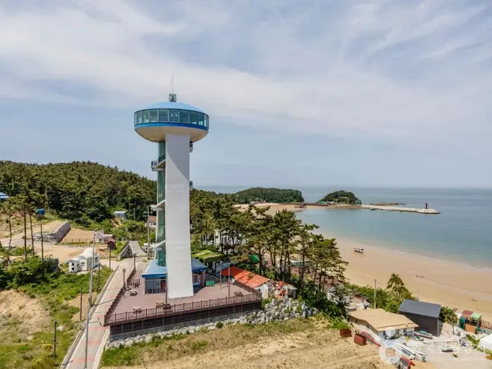 만리포전망타워 · 관광지
