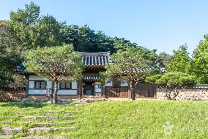 홍길동 생가 · 관광지
