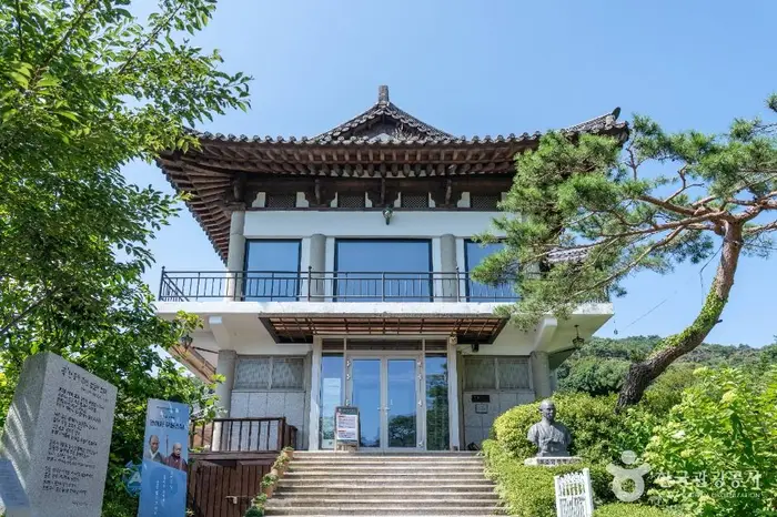 만해기념관 · 문화시설