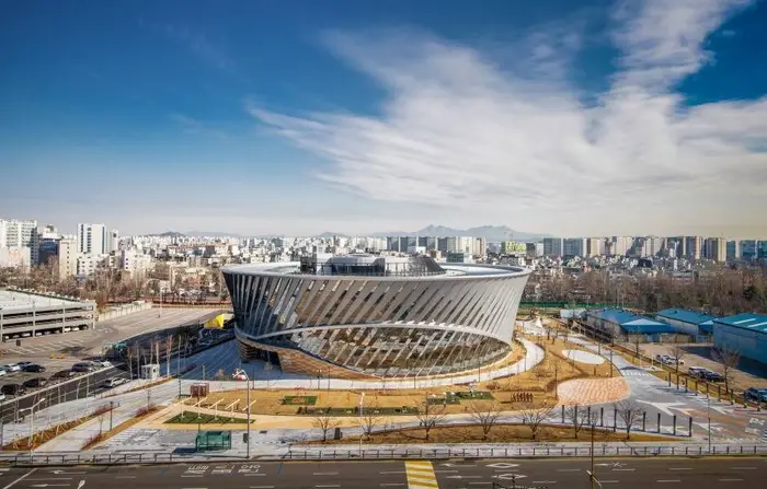 국립항공박물관 · 문화시설