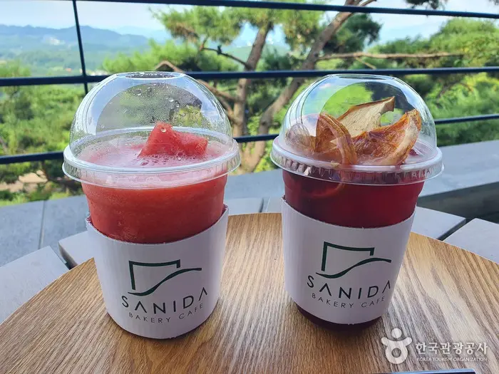 사니다카페 · 음식점