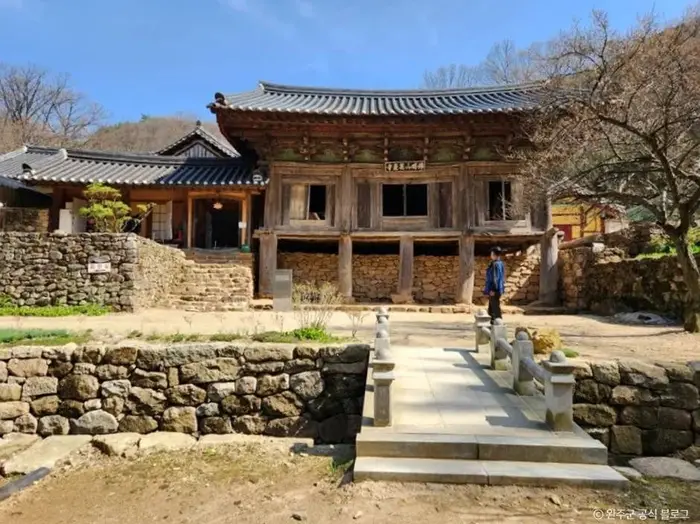 화암사(완주) · 관광지