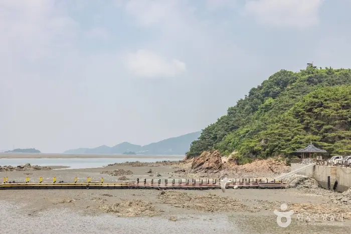 장구너머항 · 관광지