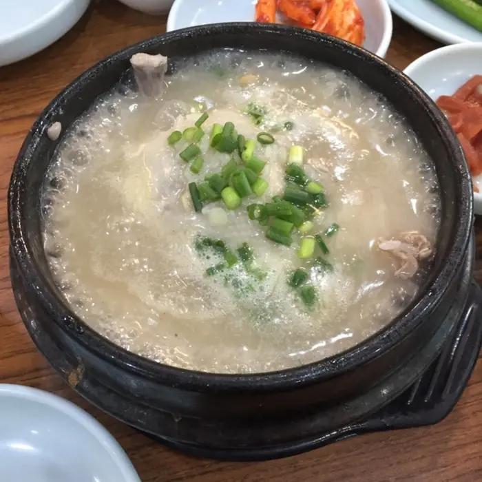 강원토종삼계탕 · 음식점