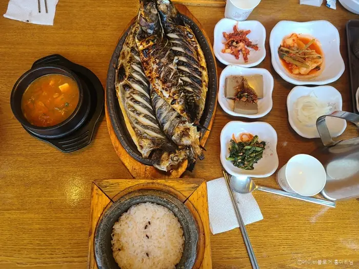 멸치부터 고래까지 · 음식점