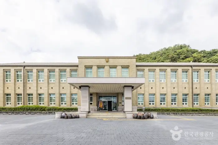 통영시립박물관 · 문화시설
