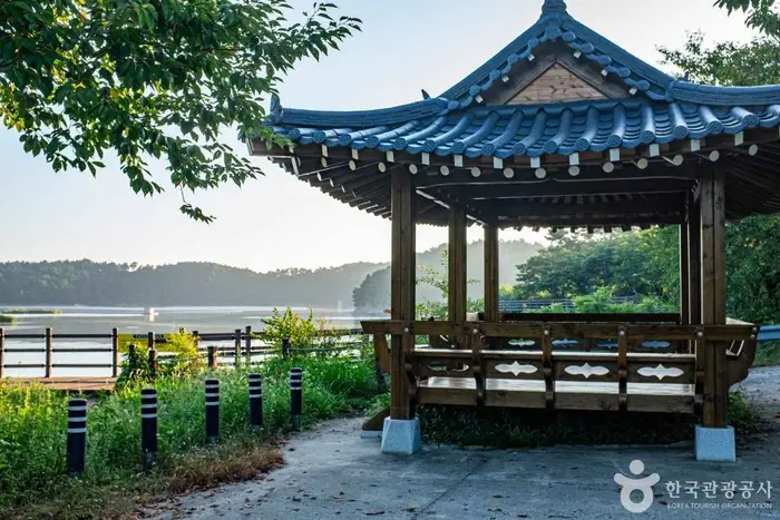 개천지와 조성지 · 관광지
