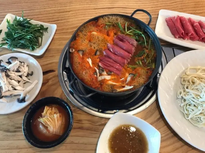 송담칼국수 · 음식점