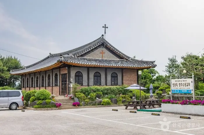 청주 성공회 성당 · 관광지