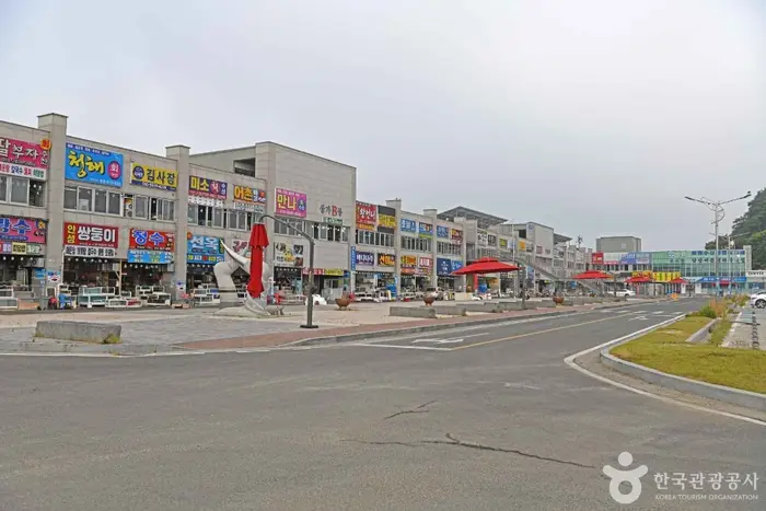 남당항어촌마을 · 관광지