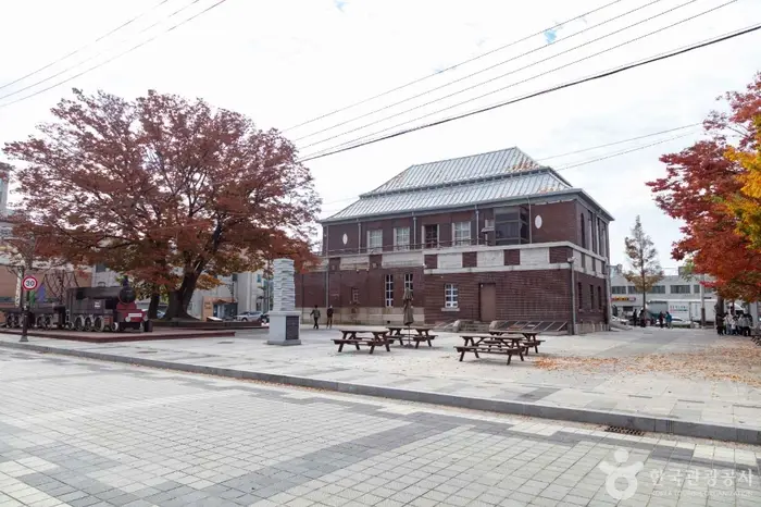 근대건축관 (구)조선은행군산지점 · 관광지