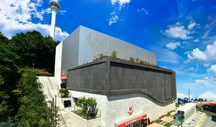 부산영화체험박물관 · 관광지