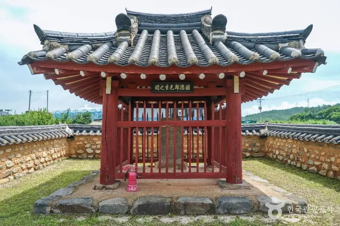 포은정몽주유허비 · 관광지
