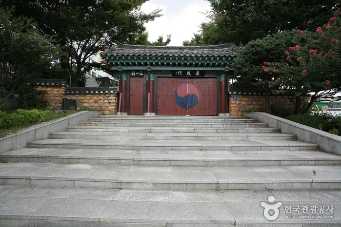 삼일사 · 관광지