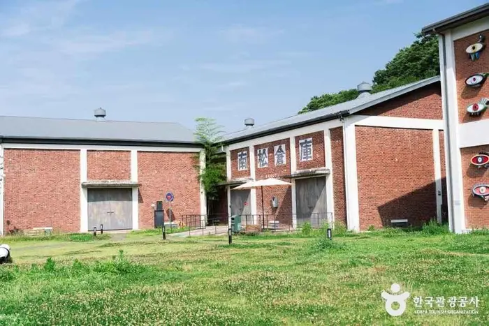 담빛예술창고 · 문화시설
