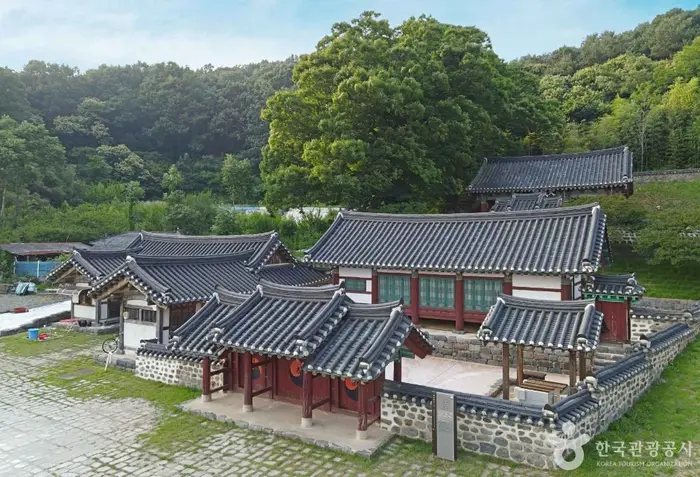 홍산향교 · 관광지