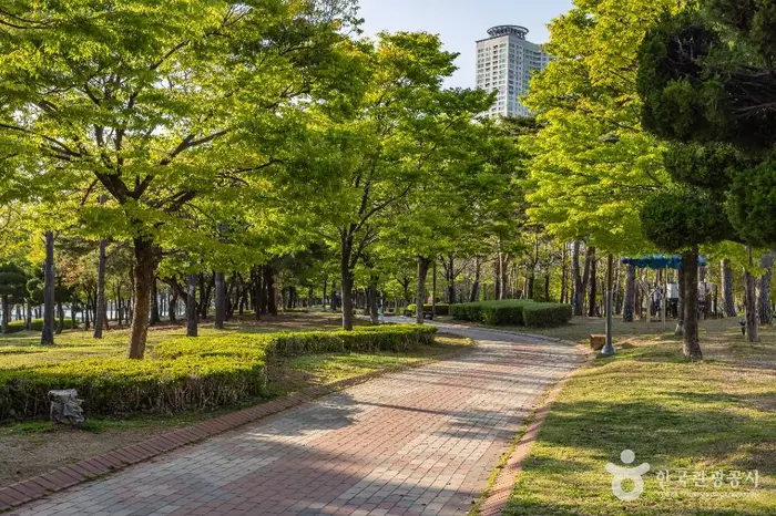센텀 APEC나루공원 · 관광지