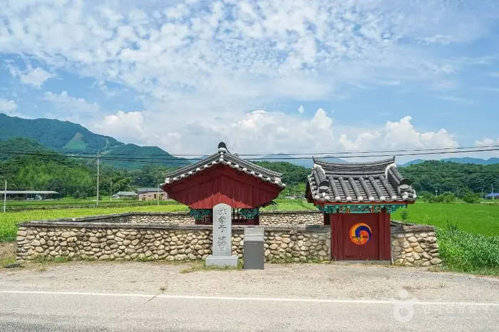 효자임옥산정려각 · 관광지